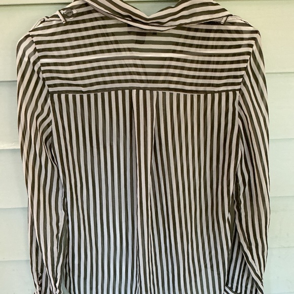 Sheer button down - Picture 4 of 6